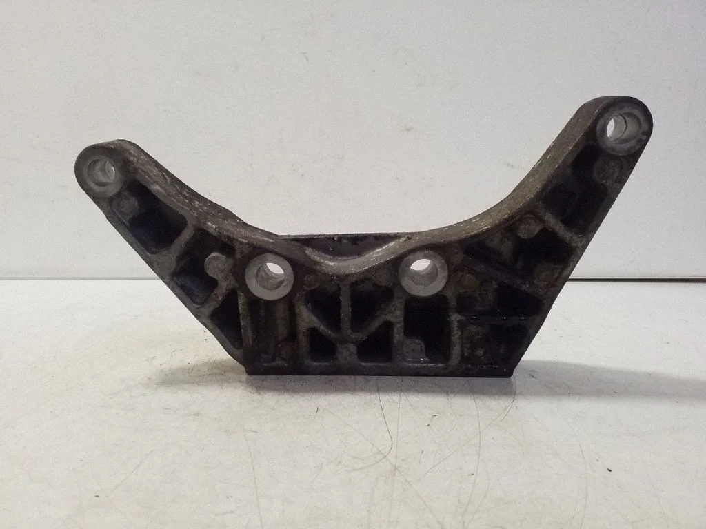 Gearbox mounting bracket 6G927M125BB
