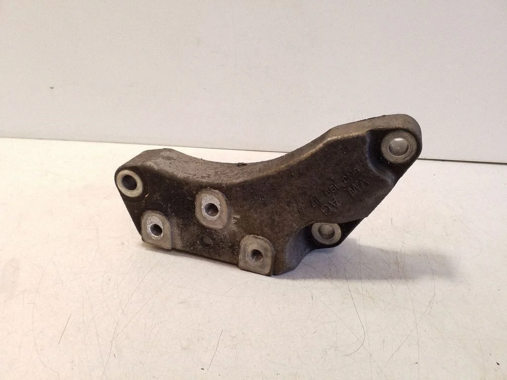 Gearbox mounting bracket – Audi Q3 8U (2011-2016)