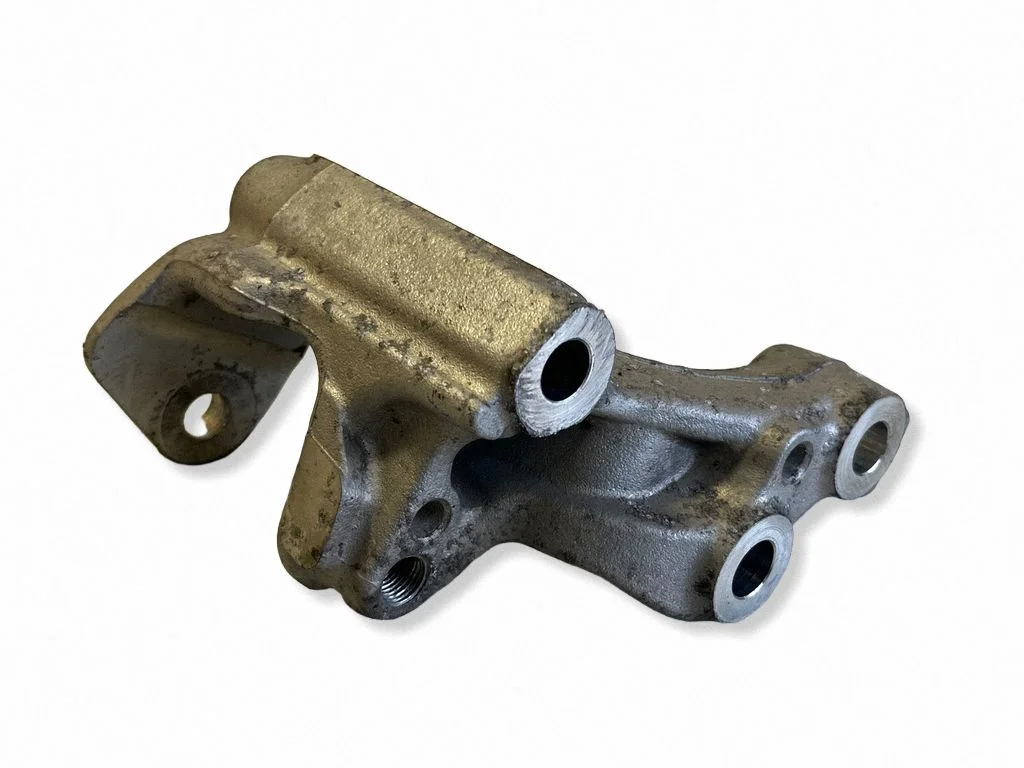 Gearbox mounting bracket