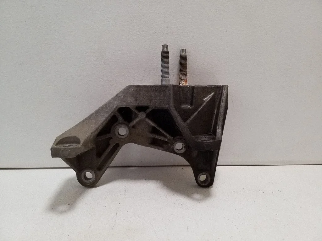 Gearbox mounting bracket BK217M125AC