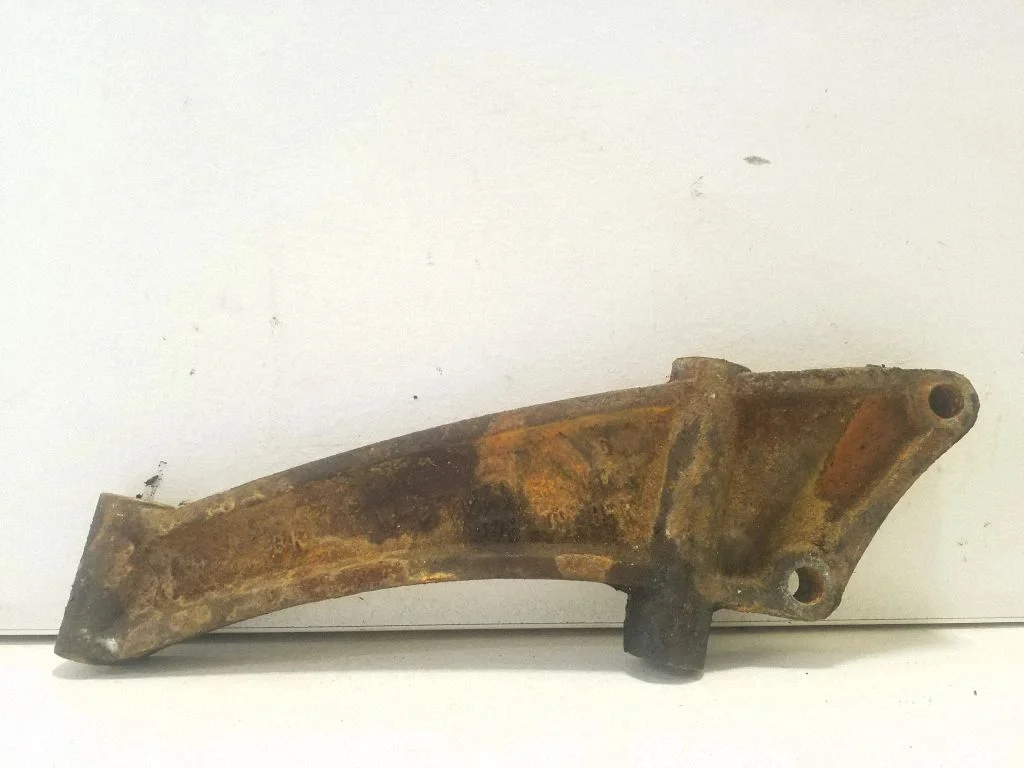 Gearbox mounting bracket 028409905K