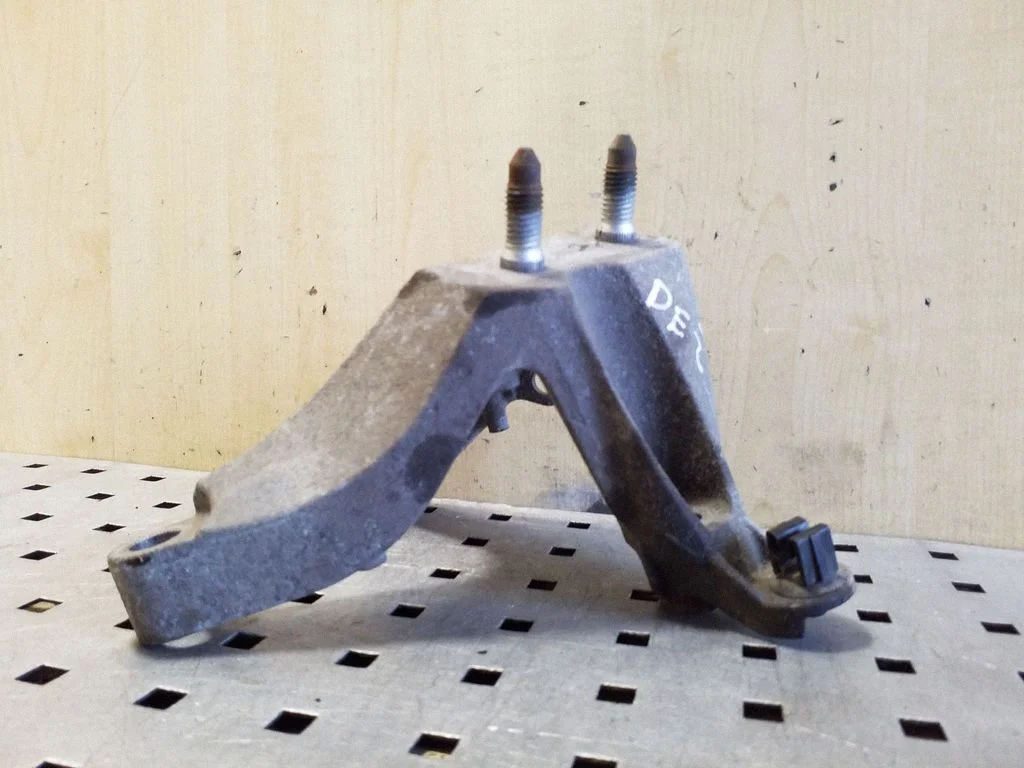 Gearbox mounting bracket 112531988F