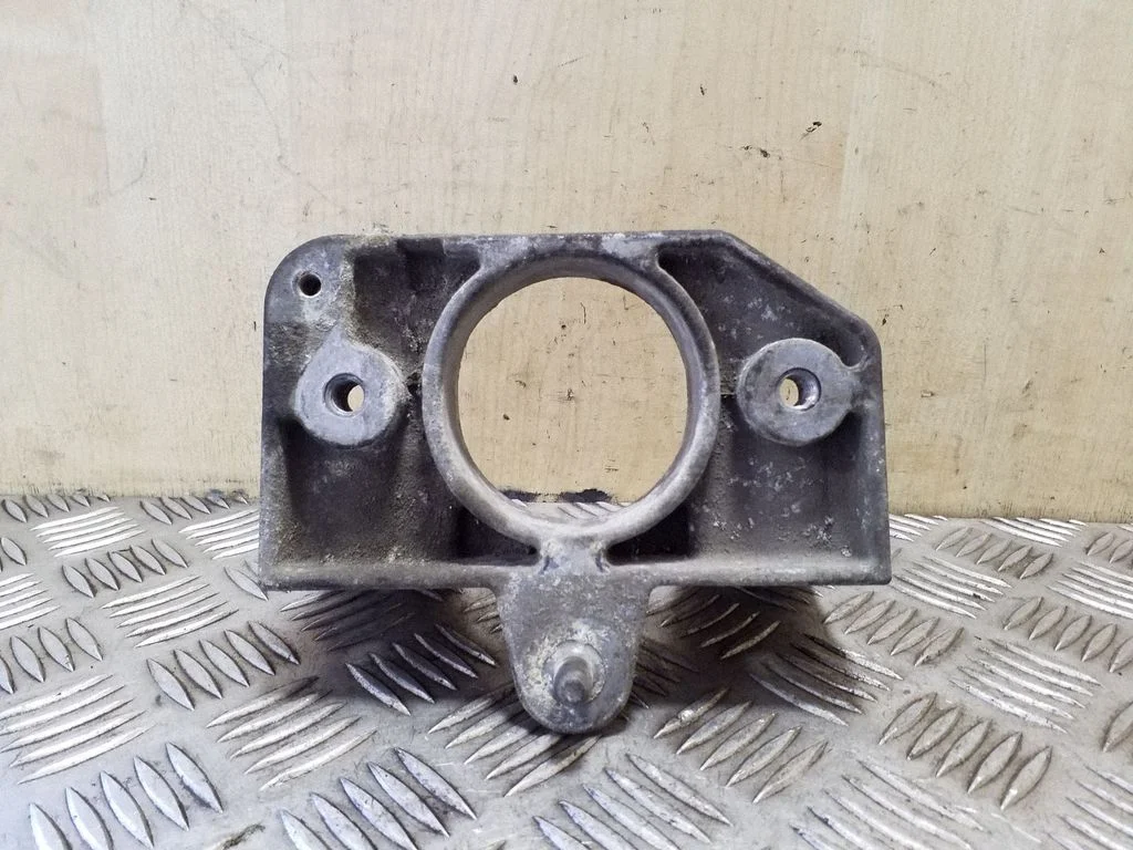 Gearbox mounting bracket 8200219372A