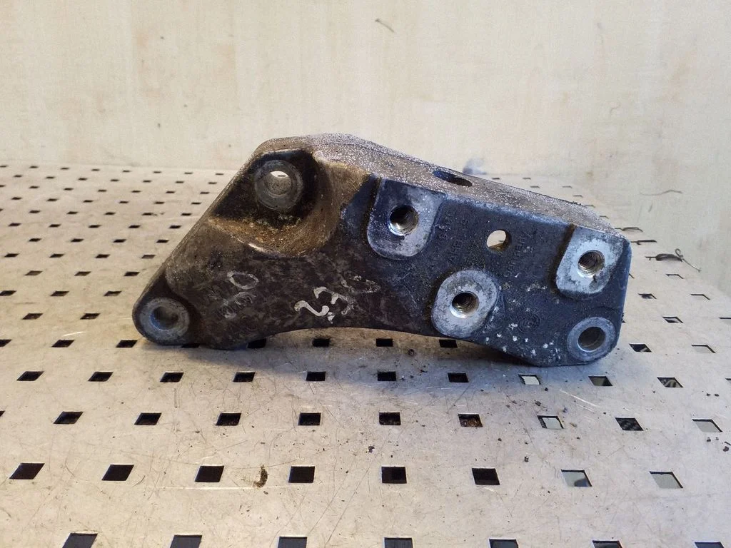 Gearbox mounting bracket 1K0199117