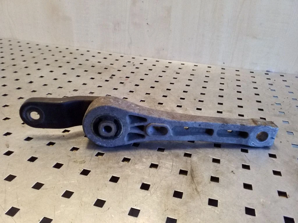 Gearbox mounting bracket 3C0199855