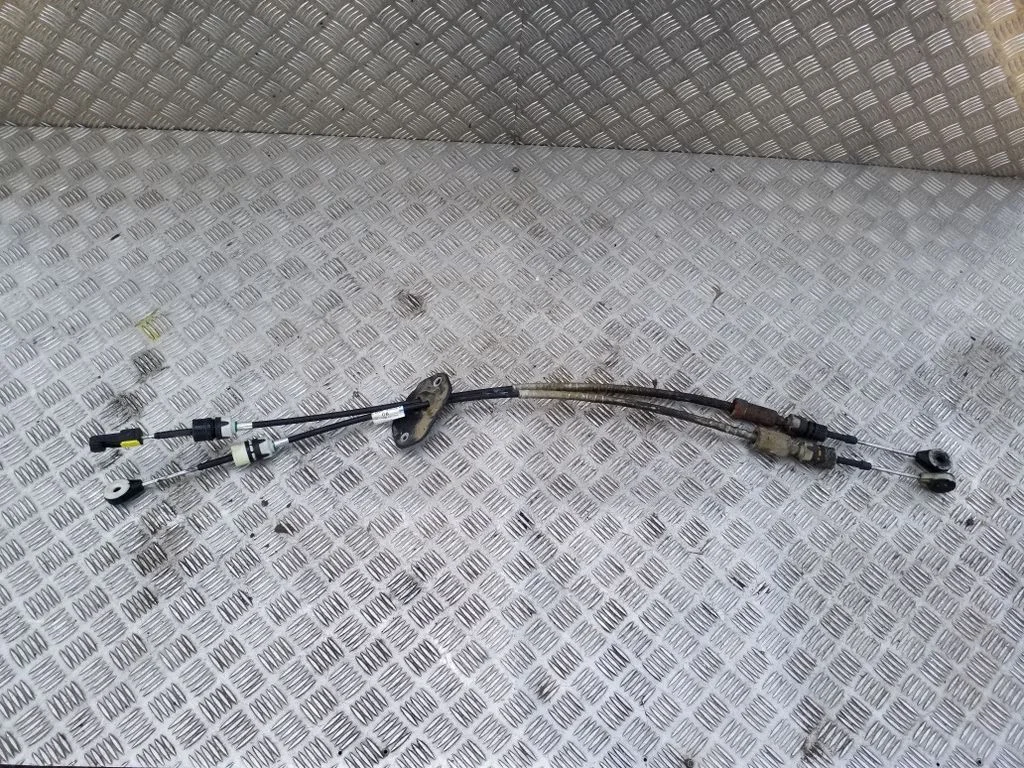 Gear shift cable linkage BK2R7E395DB
