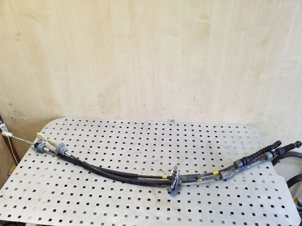 Gear shift cable linkage