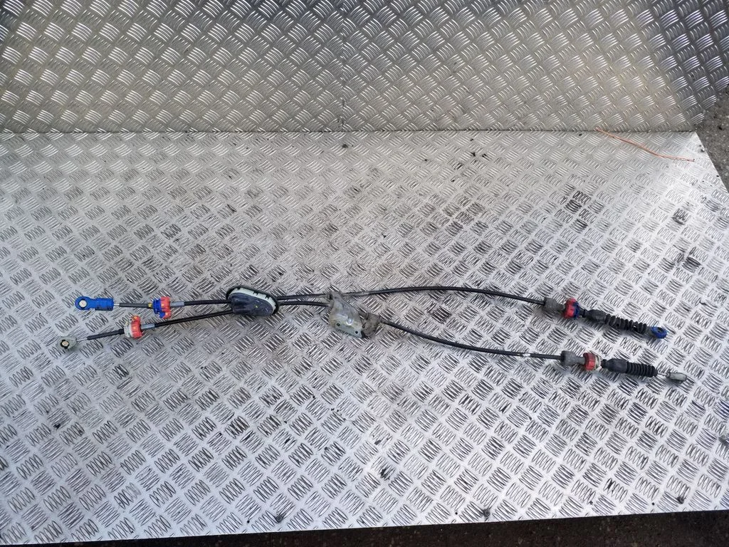 Gear shift cable linkage
