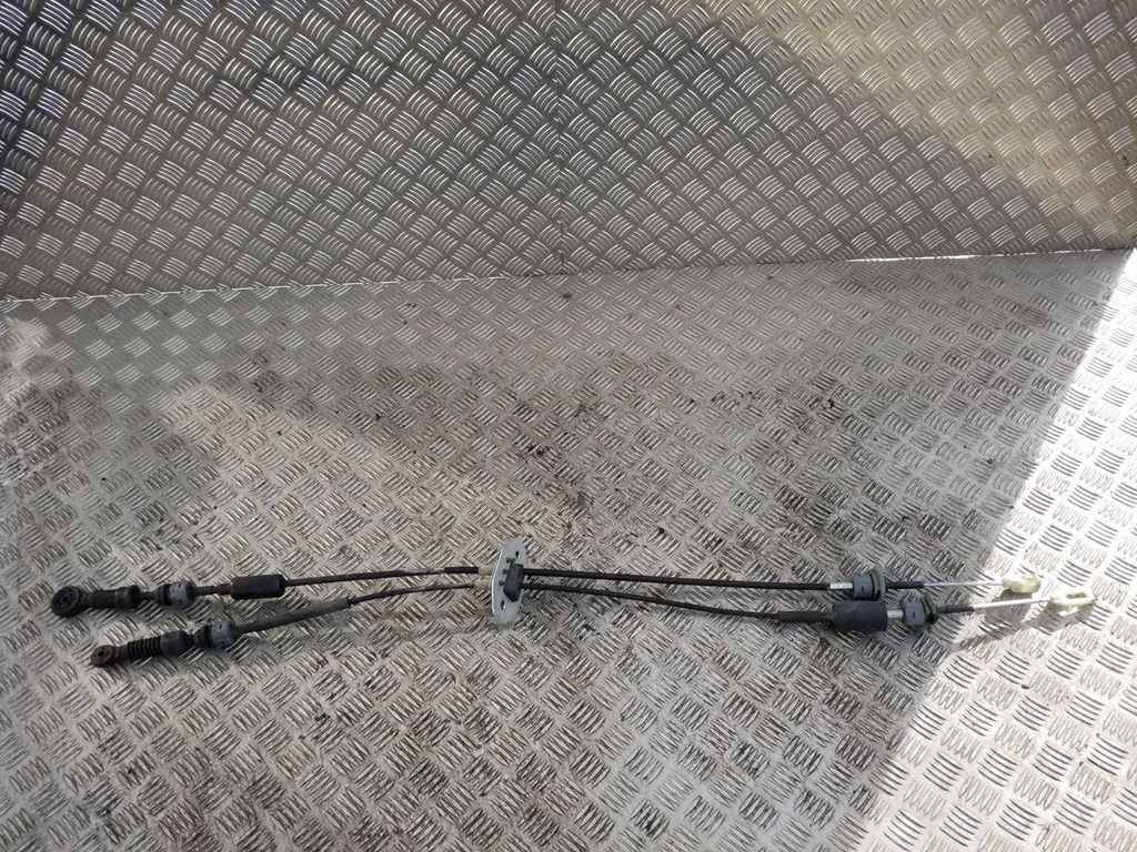 Gear shift cable linkage