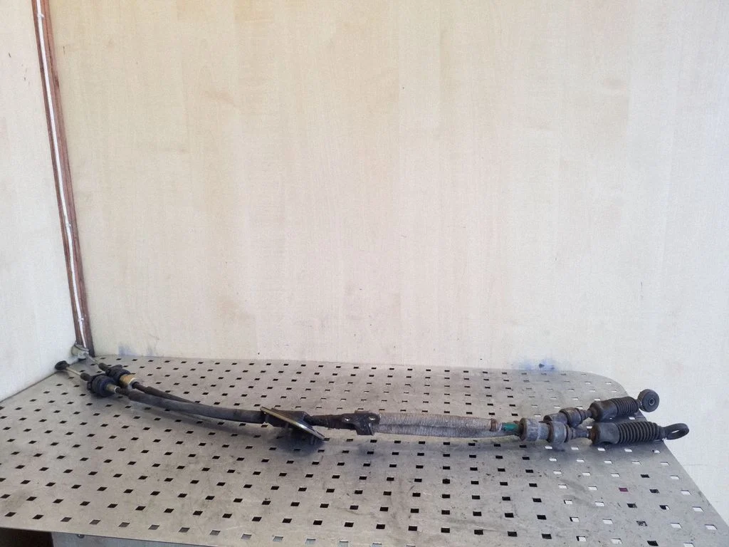 Gear shift cable linkage