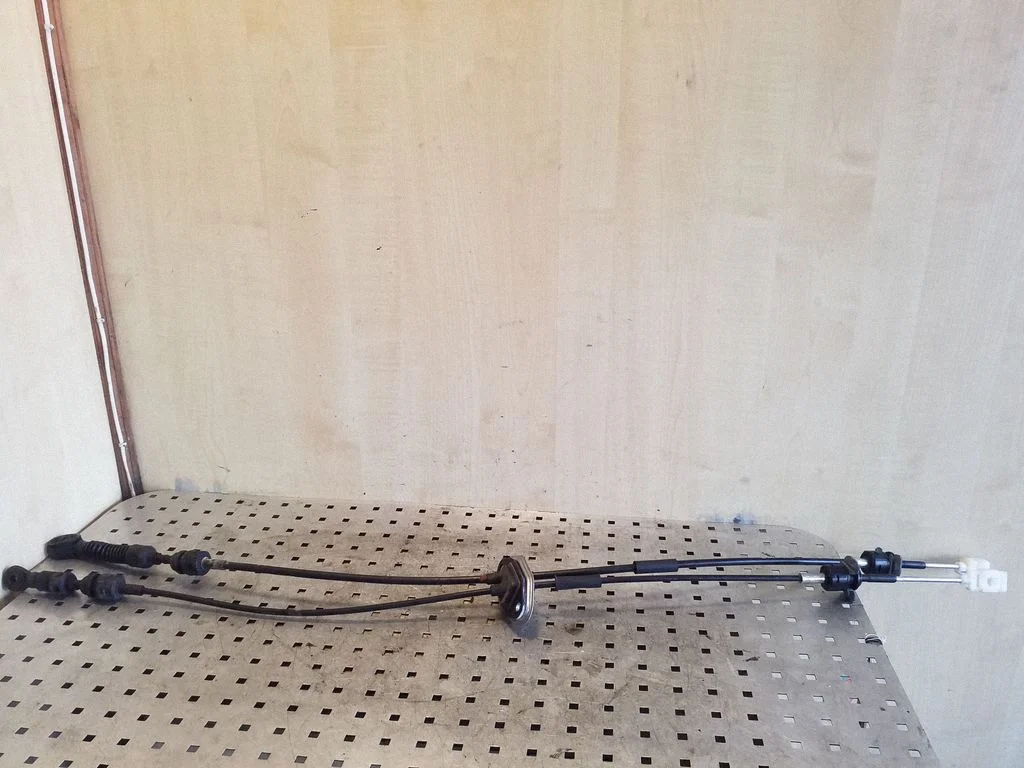 Gear shift cable linkage