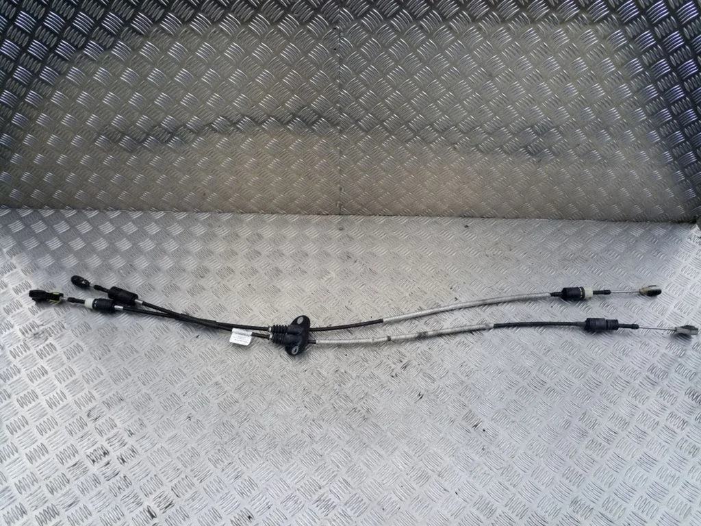 Gear shift cable linkage 31325365