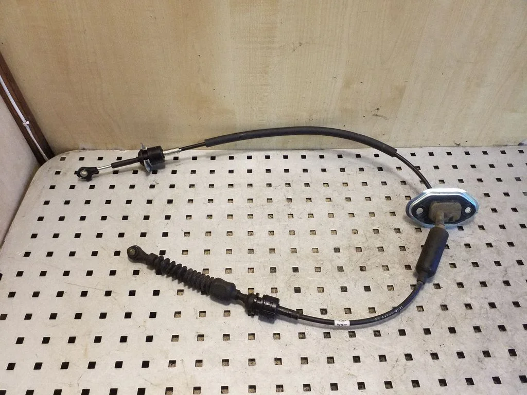 Gear shift cable linkage