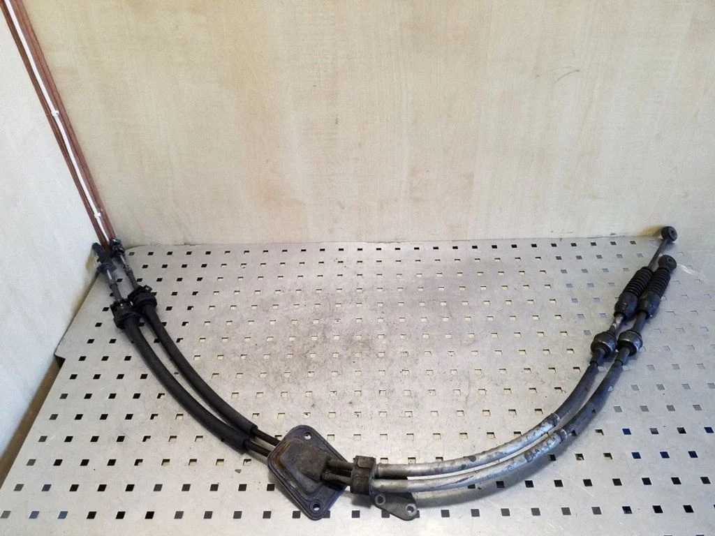 Gear shift cable linkage