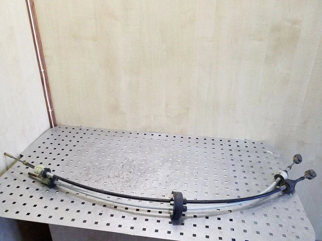 Gear shift cable linkage 13110708