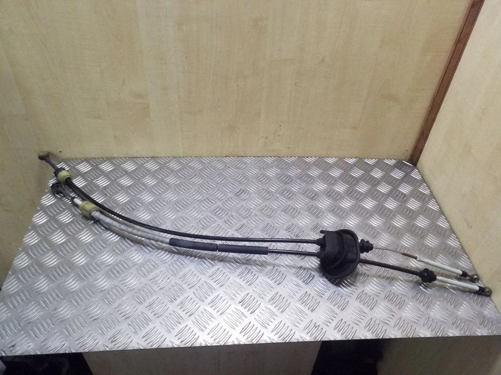 Gear shift cable linkage – Citroen C4 I (2004-2010)