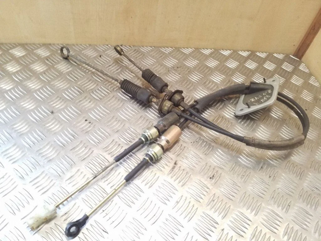 Gear shift cable linkage
