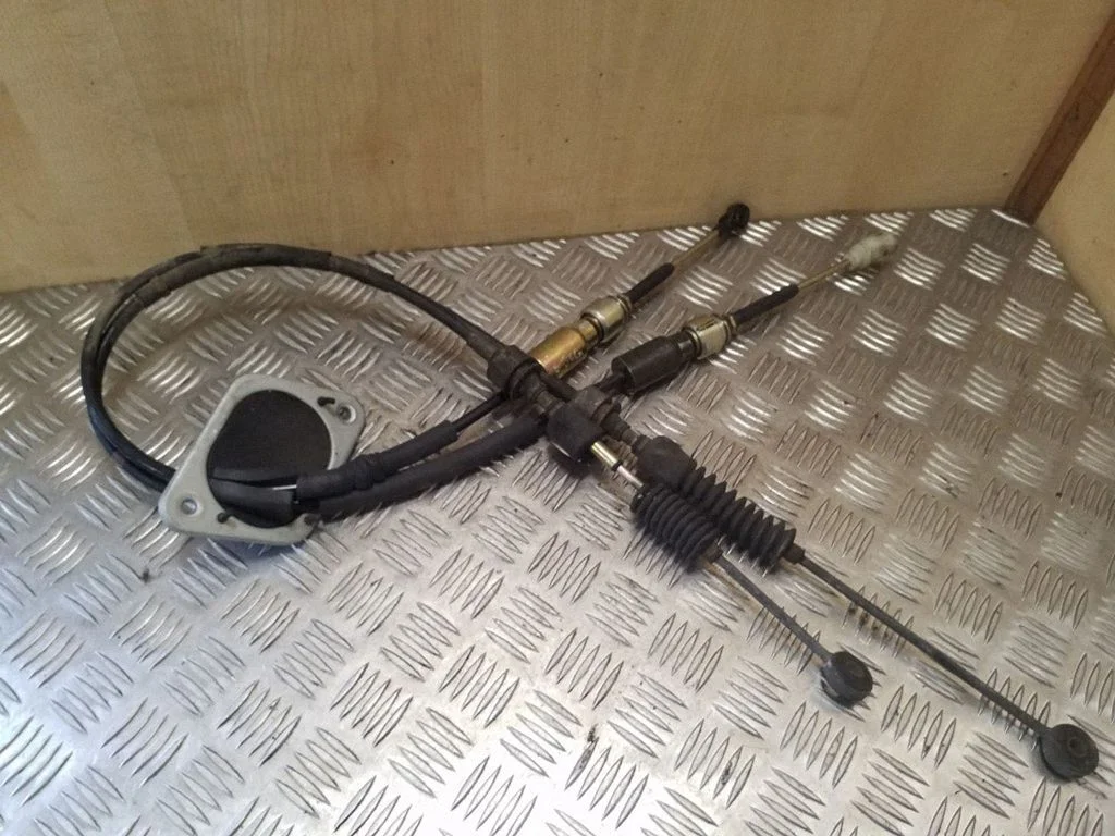 Gear shift cable linkage
