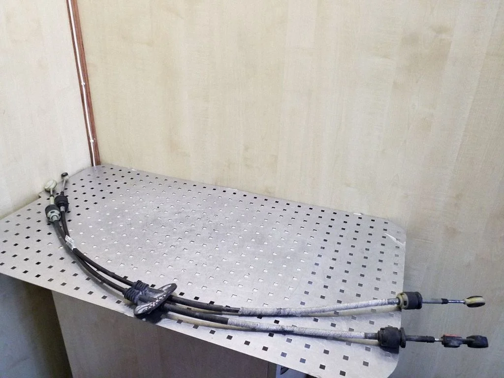 Käiguvahetuse tross BV6R7E395GC – Ford Focus (2010-2017)