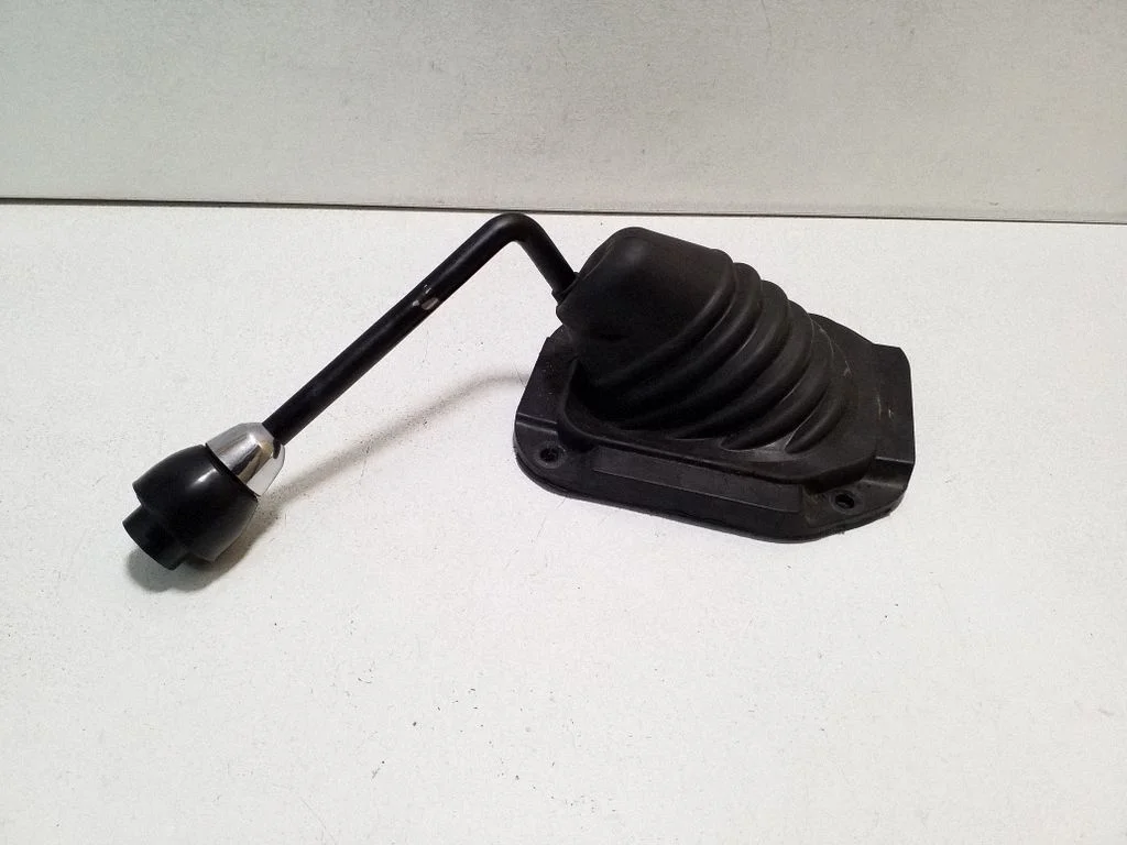 Gear selector mechanism