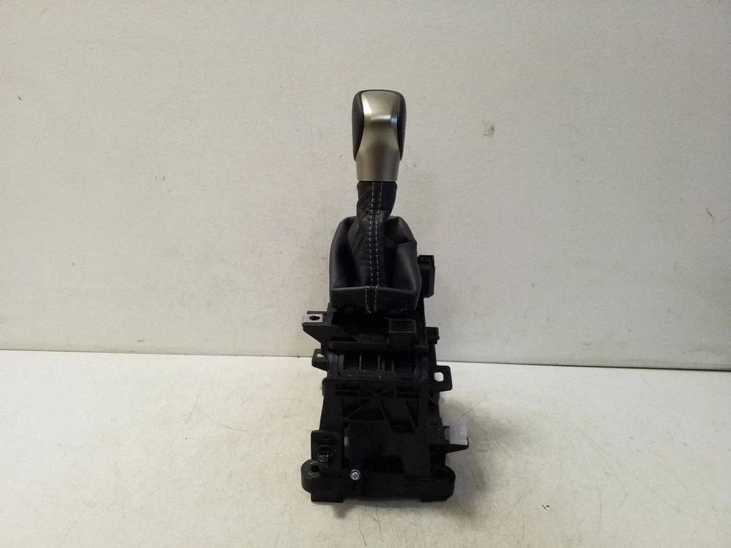 Gear selector mechanism – Lexus NX (2014-2021)