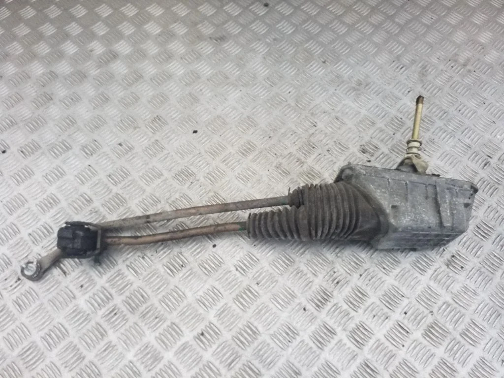Pavarų perjungimo mechanizmas (kulisa)