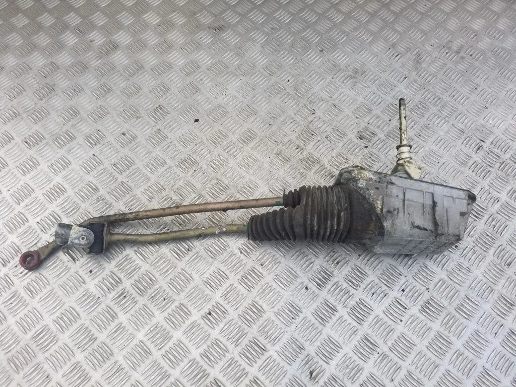 Pavarų perjungimo mechanizmas (kulisa)