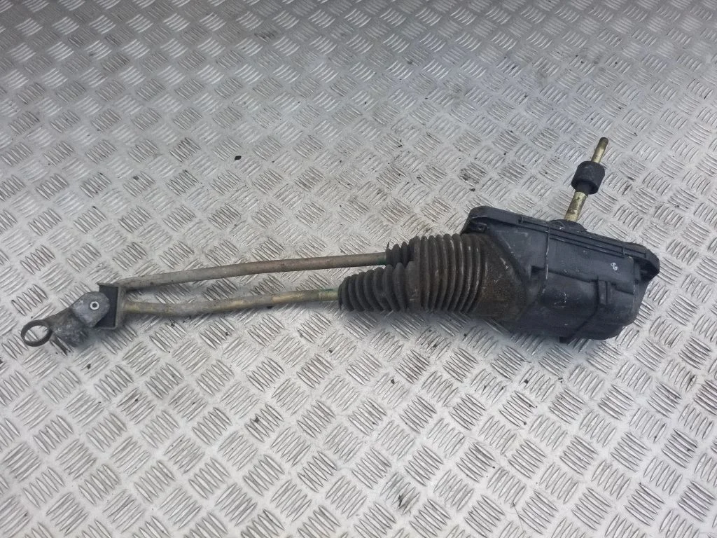 Pavarų perjungimo mechanizmas (kulisa)