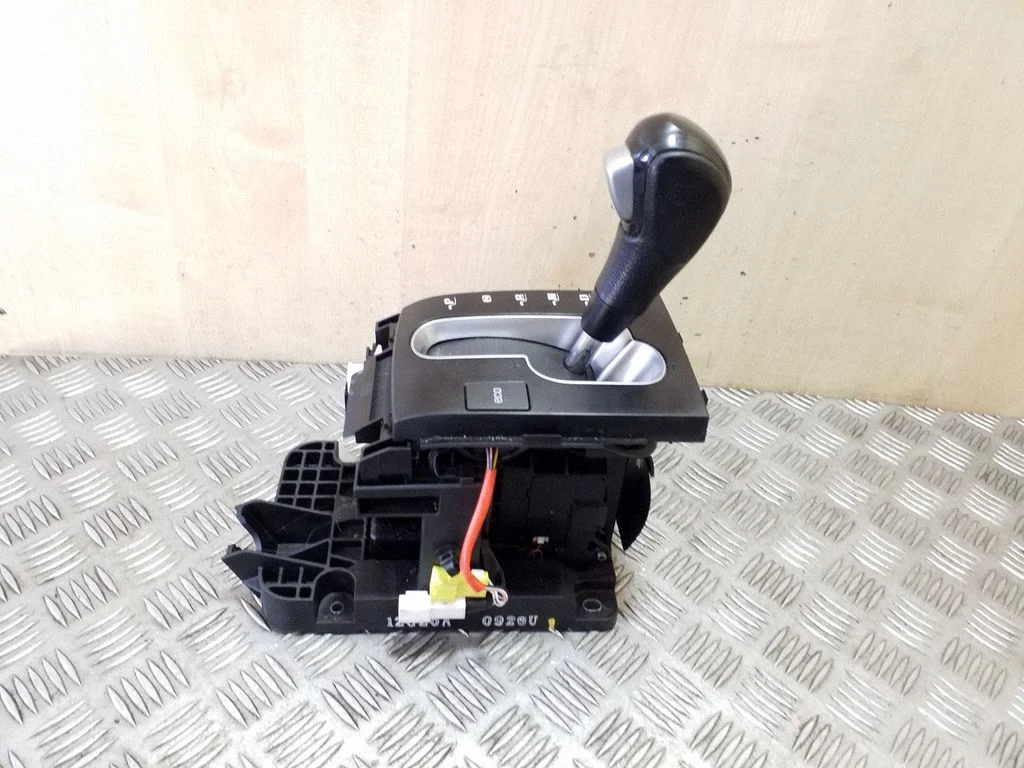 Gear selector mechanism GMNA450