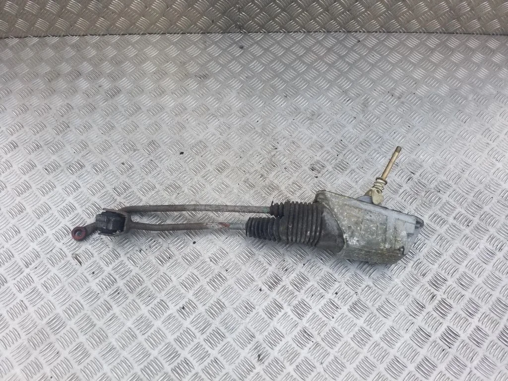Pavarų perjungimo mechanizmas (kulisa)