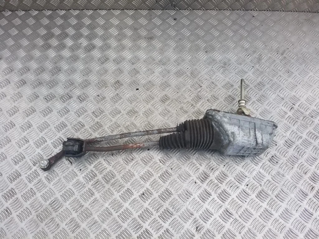 Pavarų perjungimo mechanizmas (kulisa)