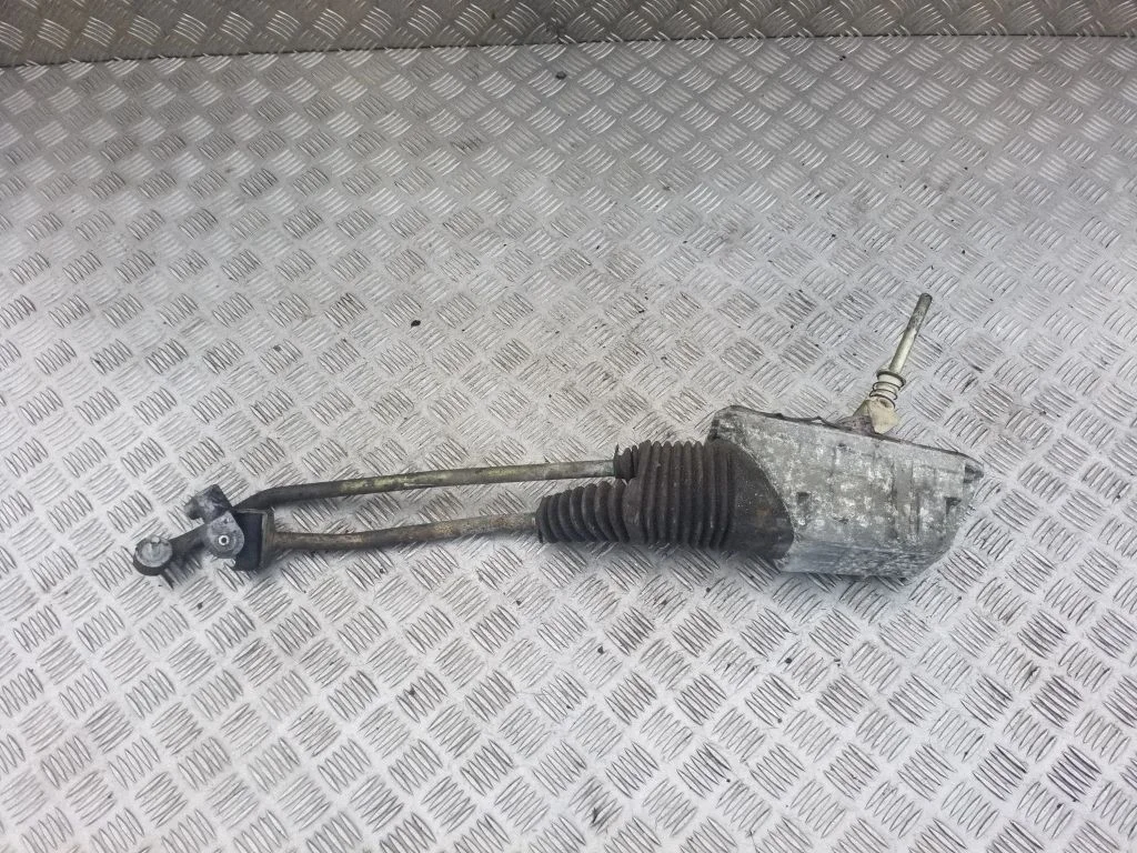 Pavarų perjungimo mechanizmas (kulisa)