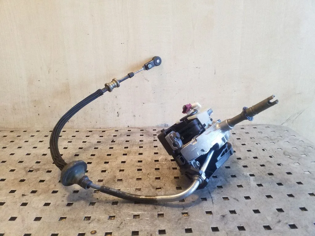 Gear selector mechanism