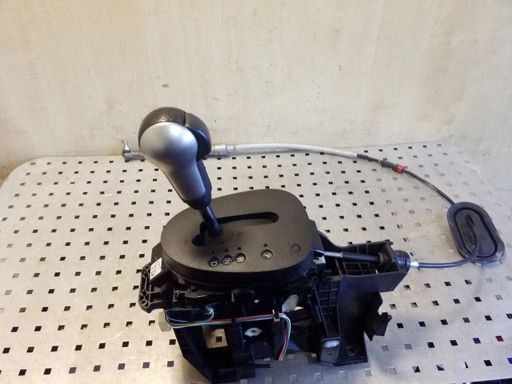 Gear selector mechanism