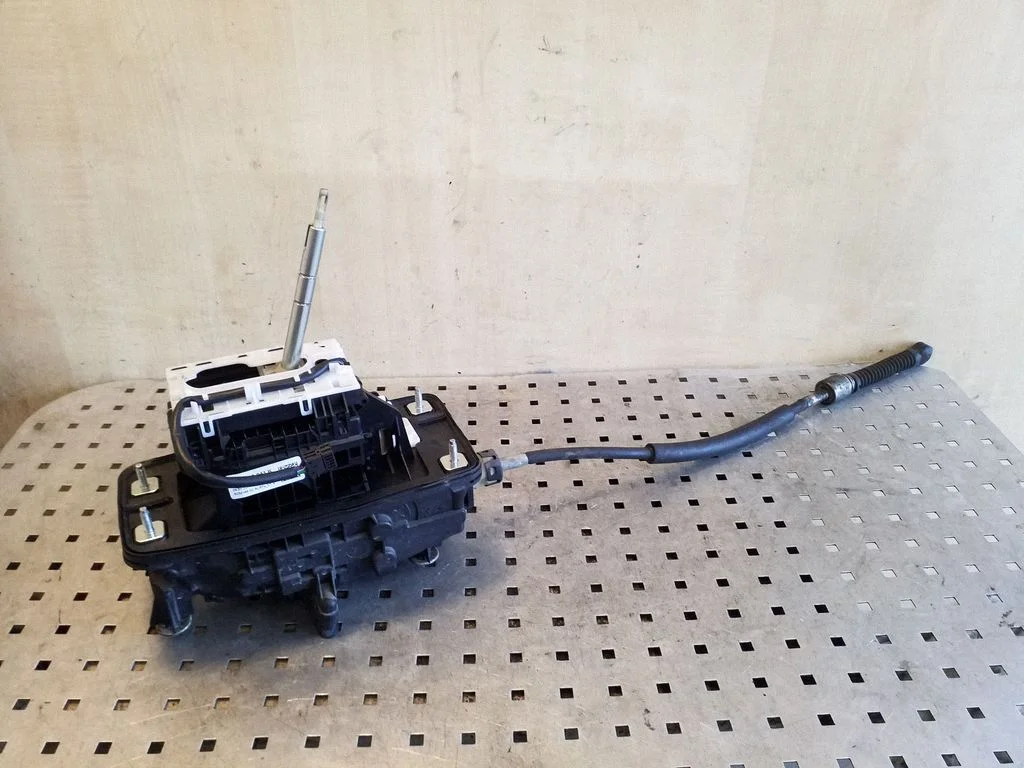 Gear selector mechanism 4G2713041K