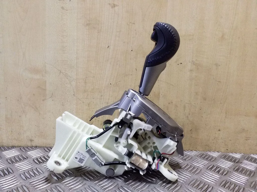Mechanizm zmiany biegów (kulisa) TM8L700