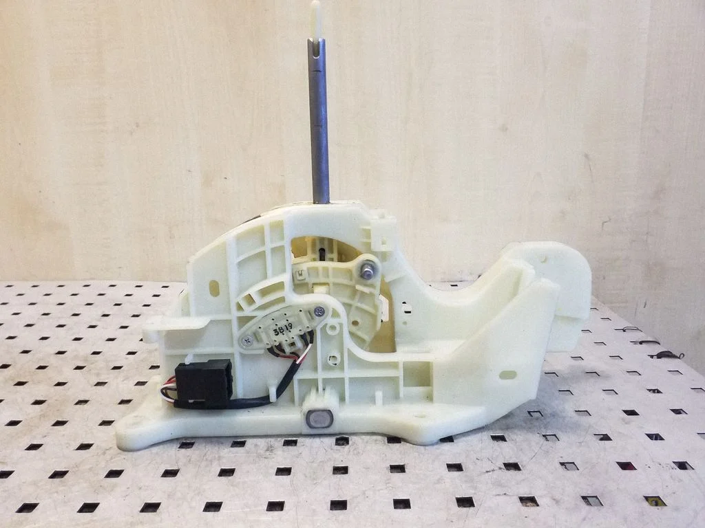 Gear selector mechanism