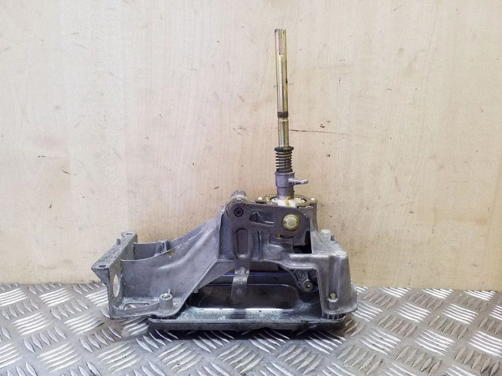 Gear selector mechanism – Volkswagen Sharan (2001-2010)