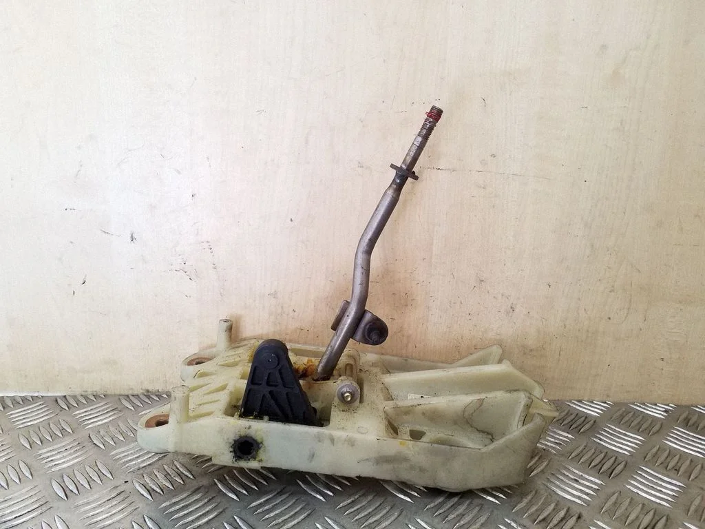 Gear selector mechanism GJ8FC