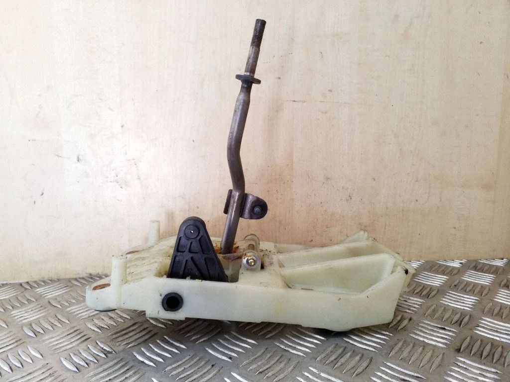 Gear selector mechanism GJ6FC