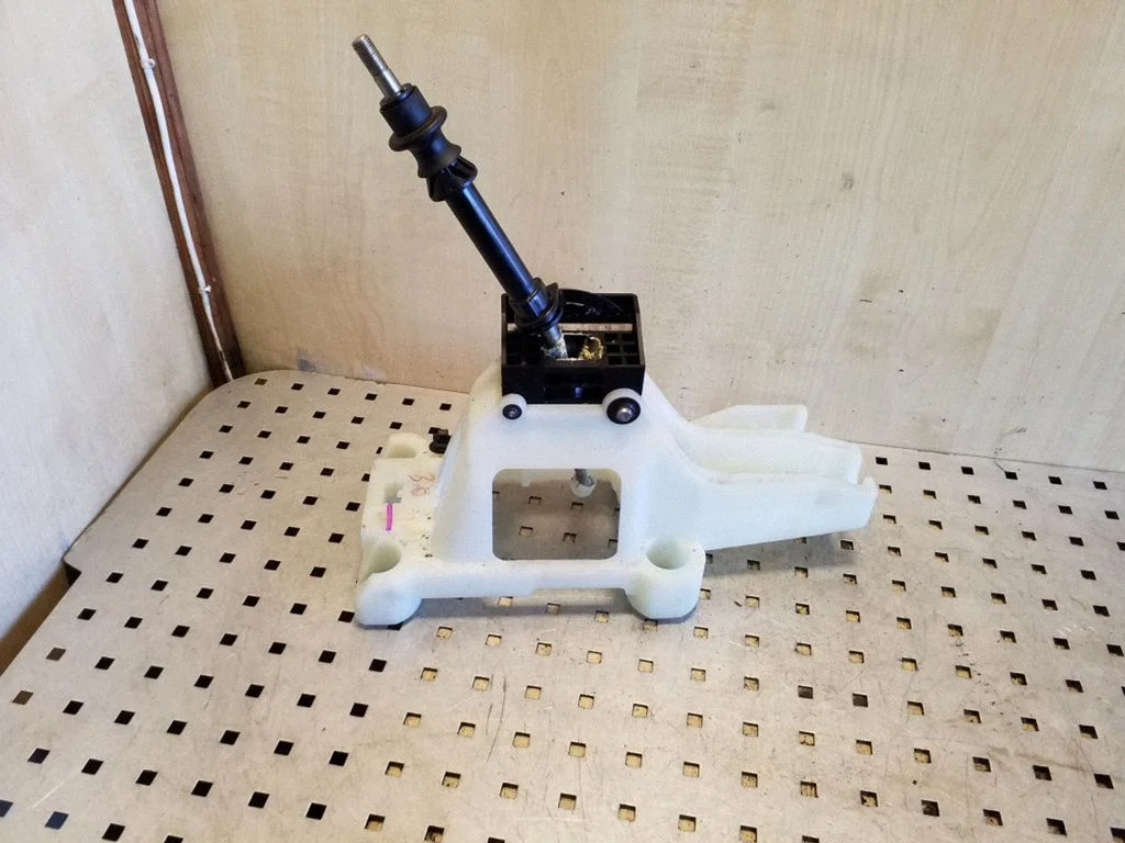Gear selector mechanism