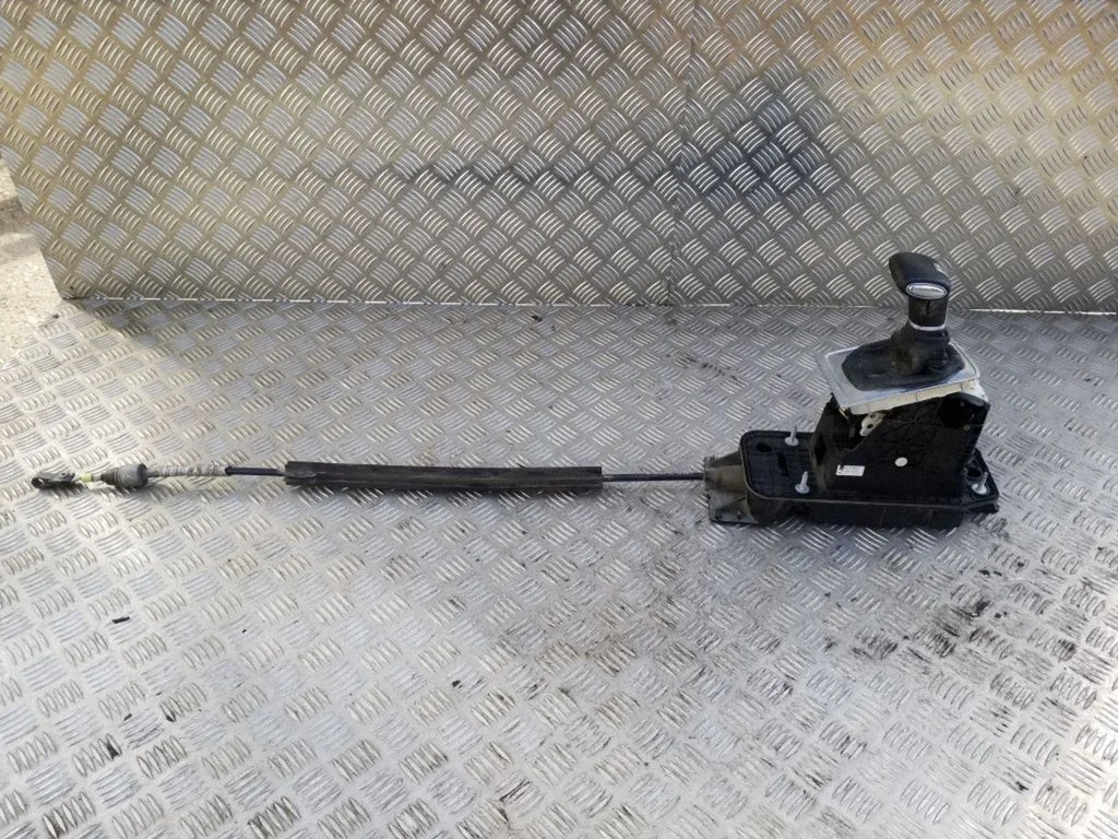 Gear selector mechanism 3C2713025H