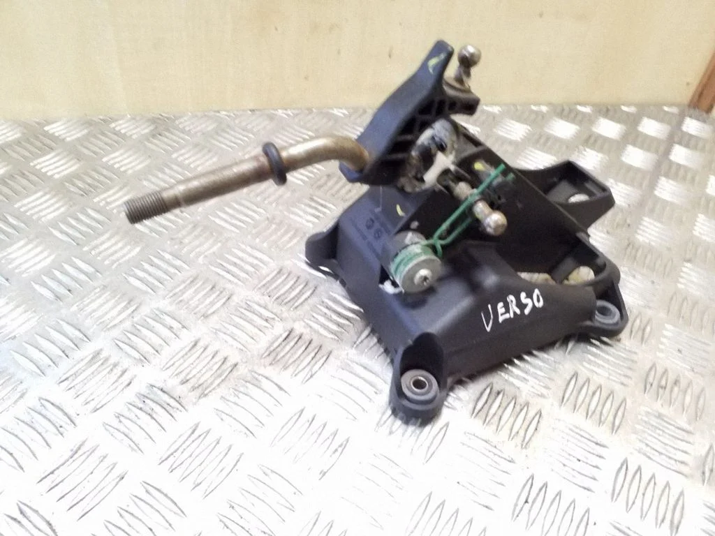 Pavarų perjungimo mechanizmas (kulisa)