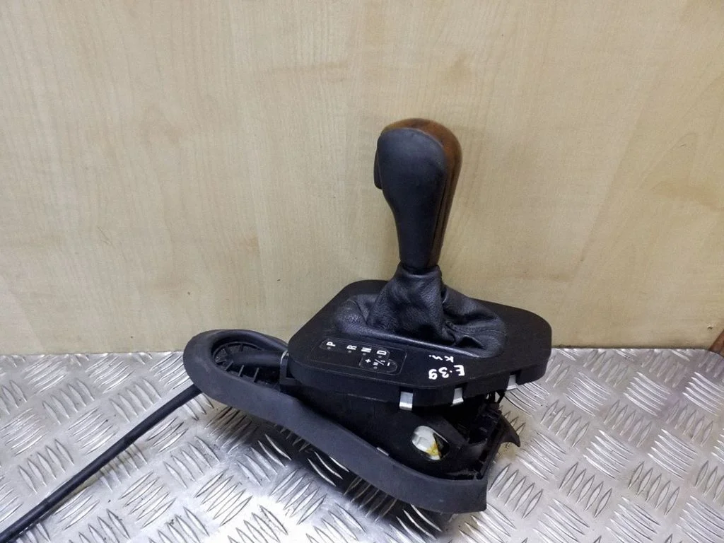Gear selector mechanism 1423984C