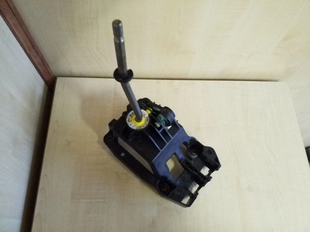 Gear selector mechanism