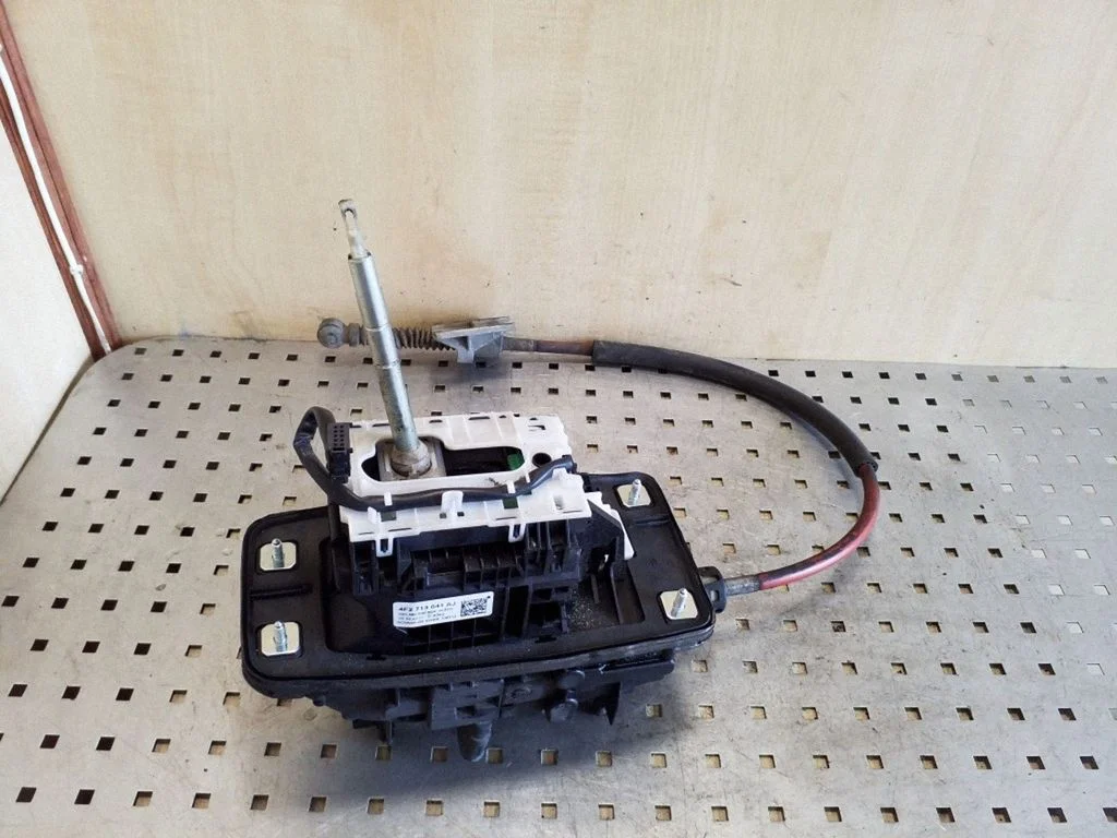 Gear selector mechanism 4F2713041AJ