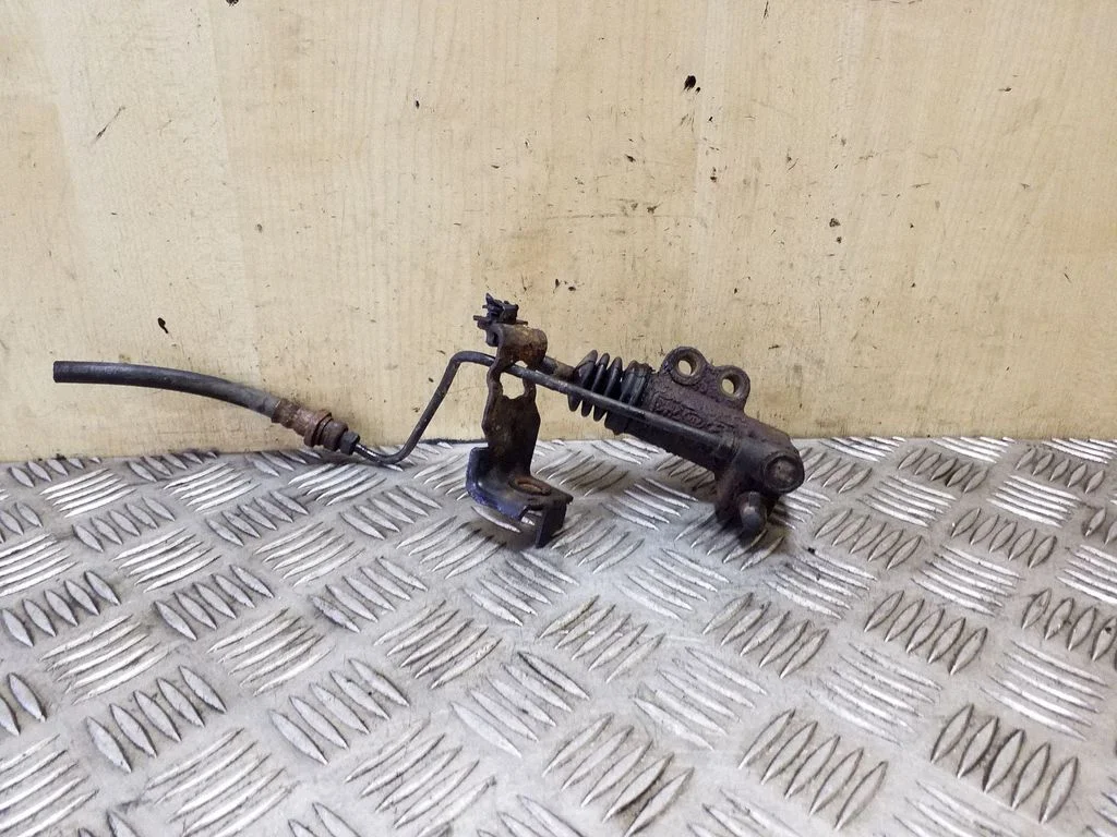 Clutch slave cylinder