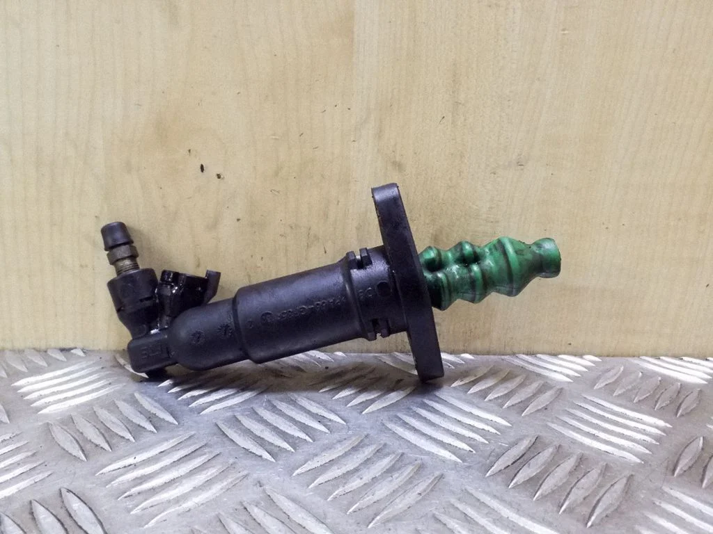 Clutch slave cylinder 1J0721261D