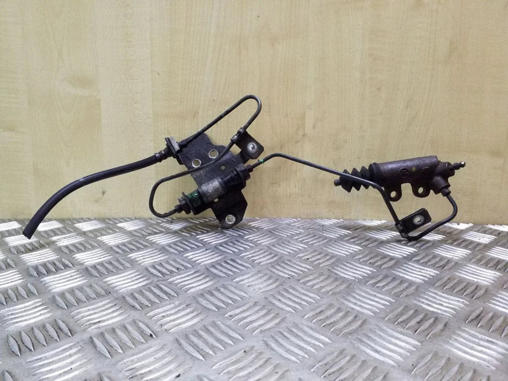 Clutch slave cylinder