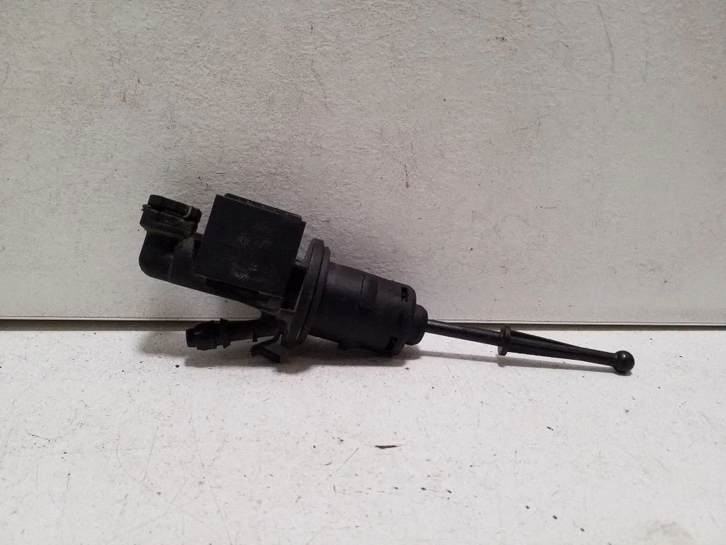 Clutch master cylinder 1K0721388Q